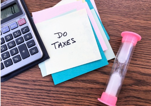 sticky-notes-with-message-do-taxes-aia-malaysia