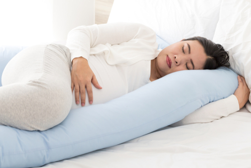 pregnant woman sleeping fetal 