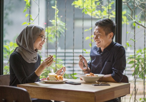 having-healthy-lunch-in-restaurant-aia-malaysia