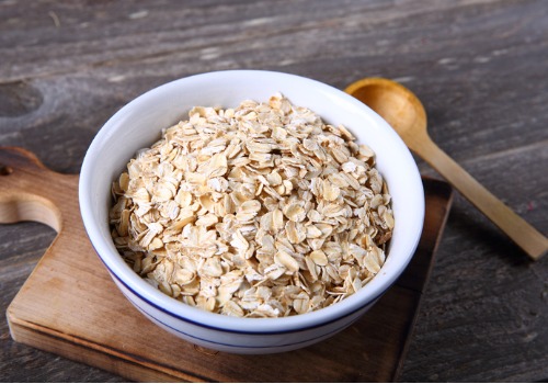 oat-flakes-in-a-glass-bowl-picture-aia-malaysia