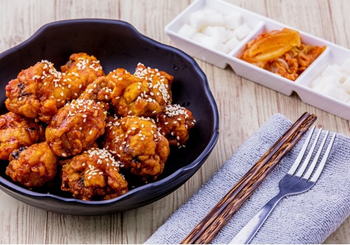 Chik with dish